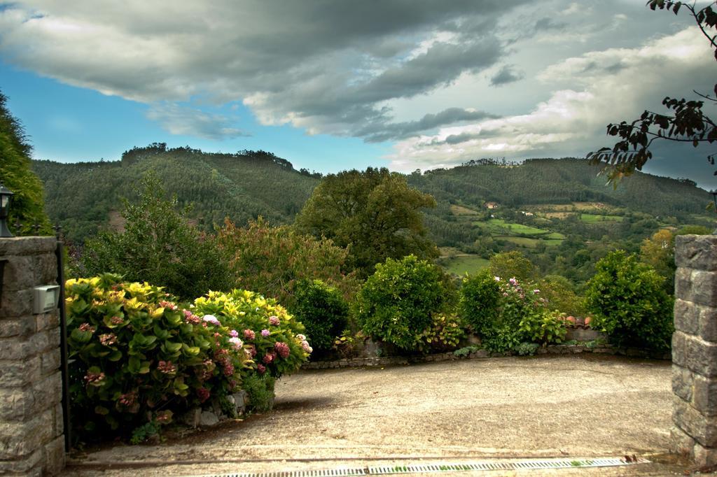 Trisqueles Y Buganvillas Villaviciosa  Exteriér fotografie