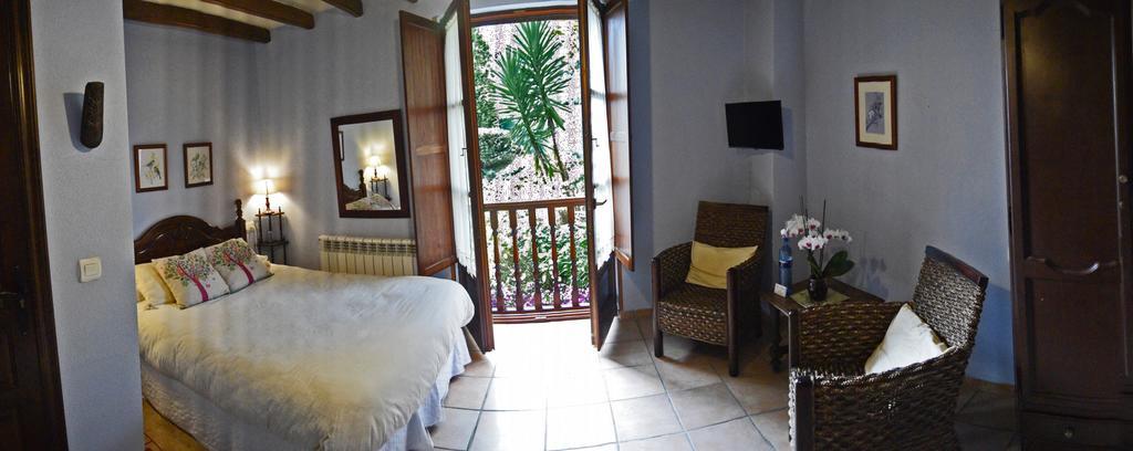 Trisqueles Y Buganvillas Villaviciosa  Exteriér fotografie