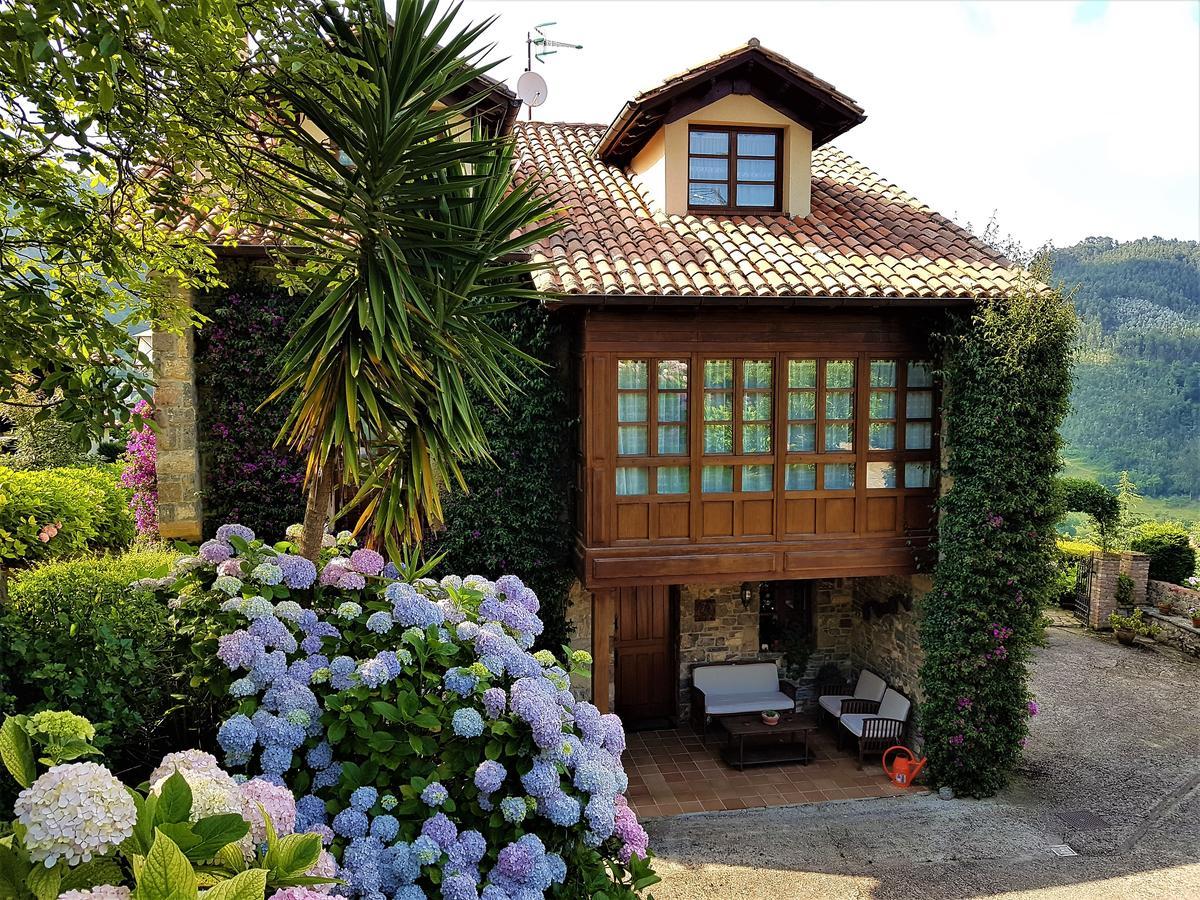 Trisqueles Y Buganvillas Villaviciosa  Exteriér fotografie