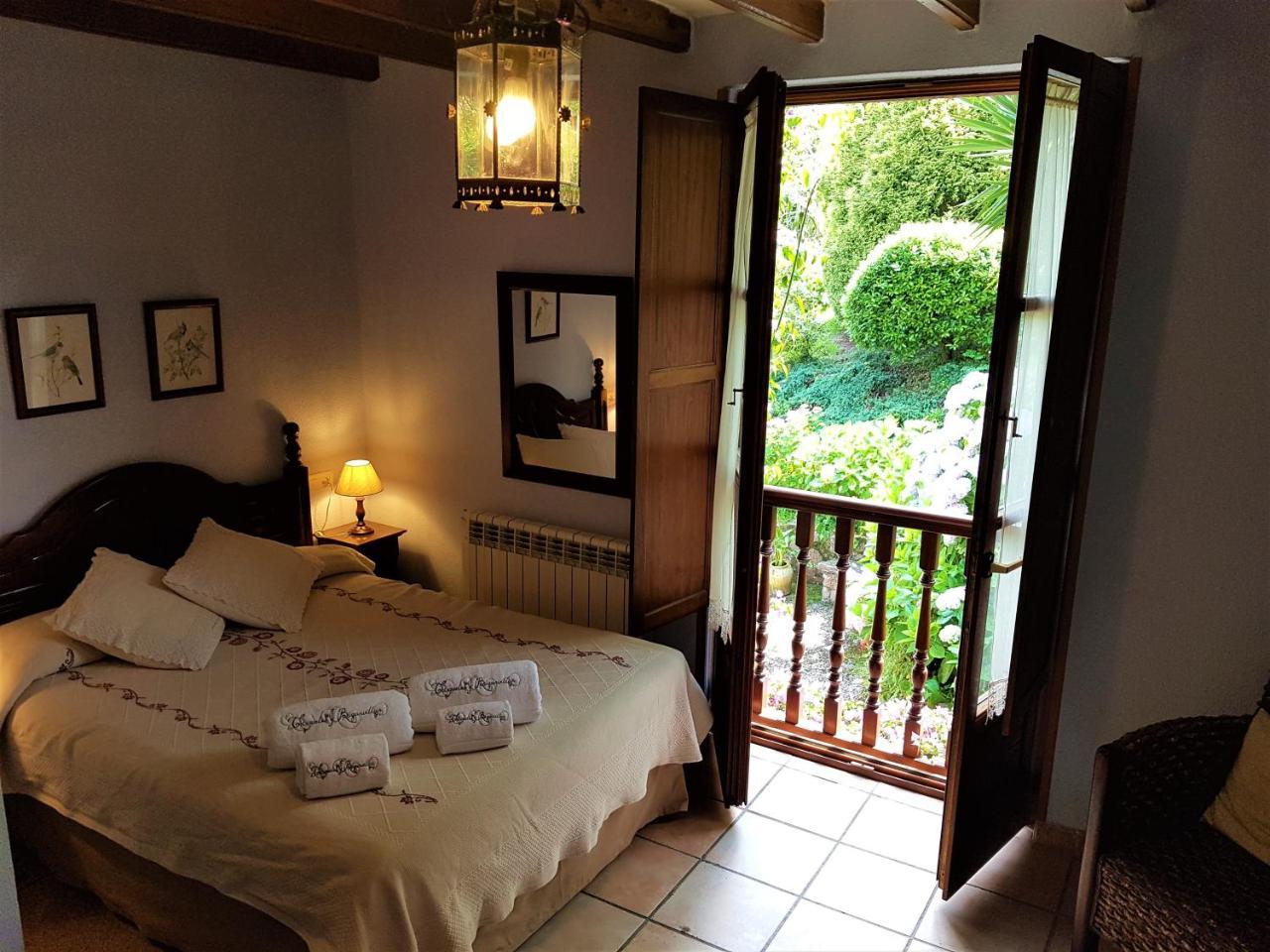 Trisqueles Y Buganvillas Villaviciosa  Exteriér fotografie